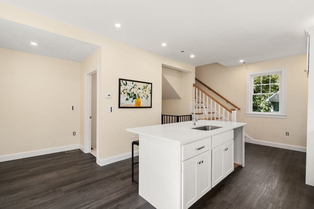 28 Waltham Street B