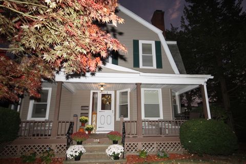 104 Saint James Ave Holyoke MA 01040