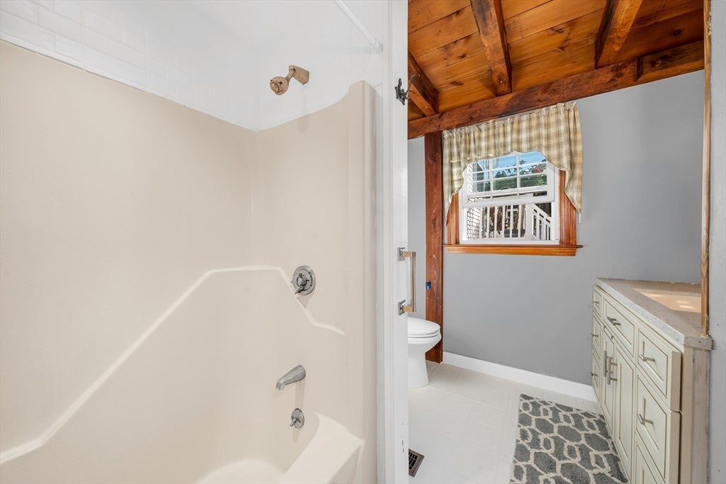 2 Durkin Rd, Salem, MA, 2 Durkin Rd, Salem, MA Photo #16