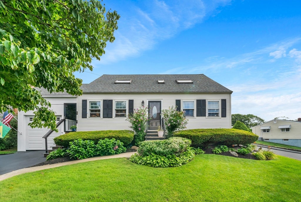 Photo of 2 Durkin Rd, Salem, MA