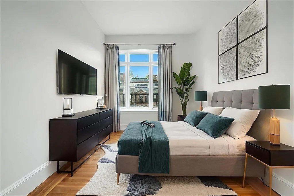388 Marlborough Street 5