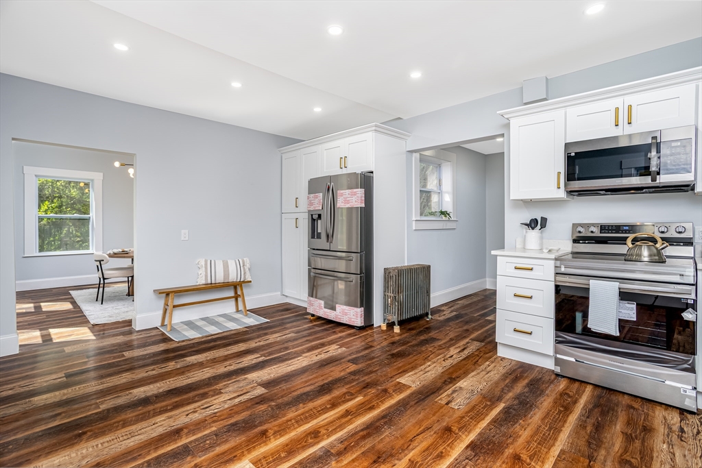 43 Oak Ave