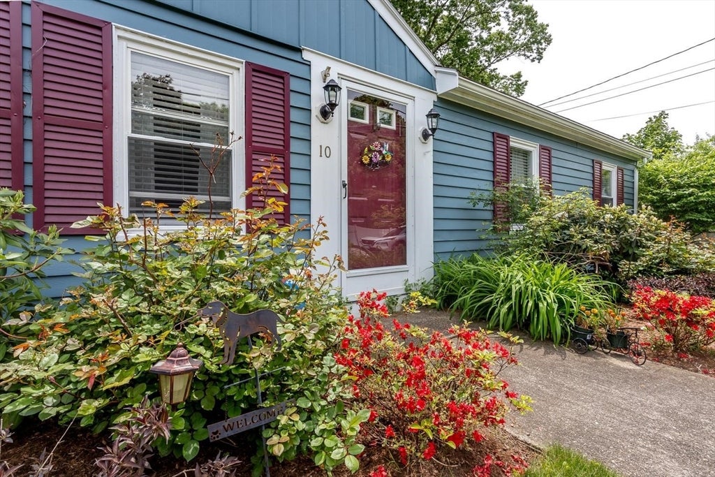 10 Cedarcrest