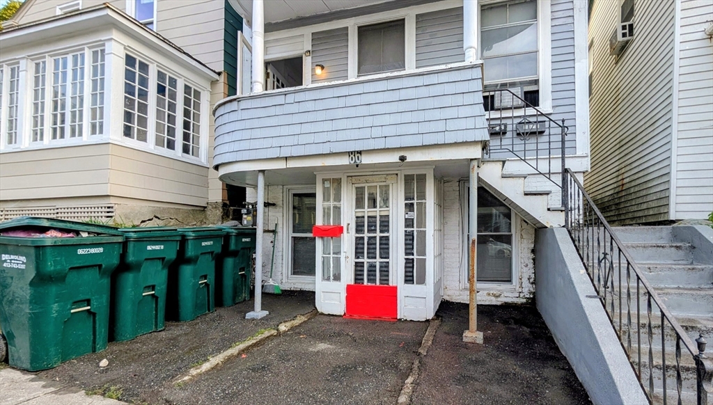 86 W Main St