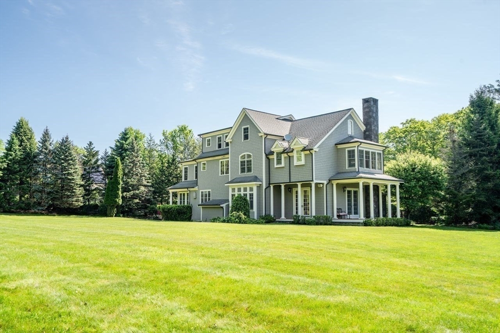 2 Stonegate Ln