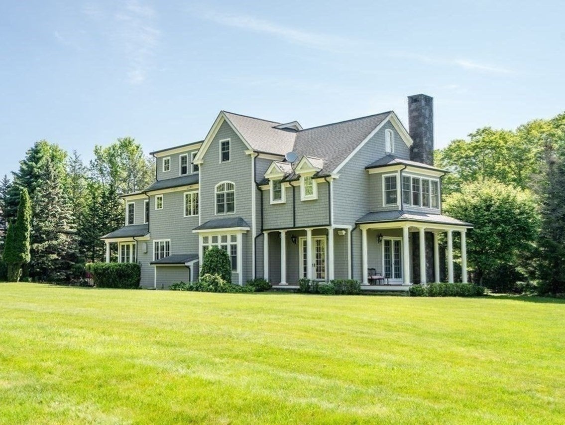 2 Stonegate Ln, Dover MA 02030