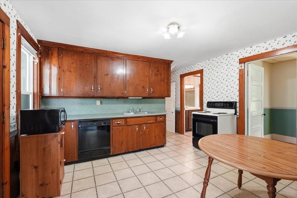 74 Wareham St, Middleboro, MA, 74 Wareham St, Middleboro, MA Photo #9