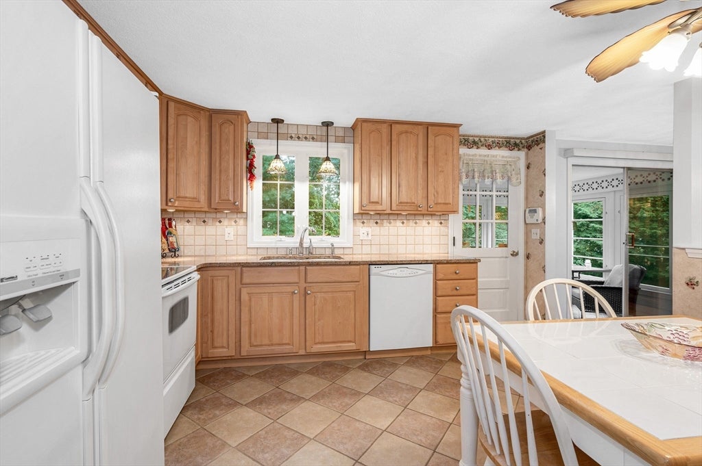 7 Draper Dr, Wilmington, MA, 7 Draper Dr, Wilmington, MA Photo #9