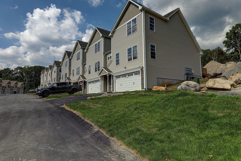 1402 Hunting Hill Dr 1402