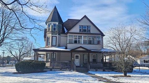 Photo of 340 Oak St, Springfield, MA 01151 (MLS # 73462854)