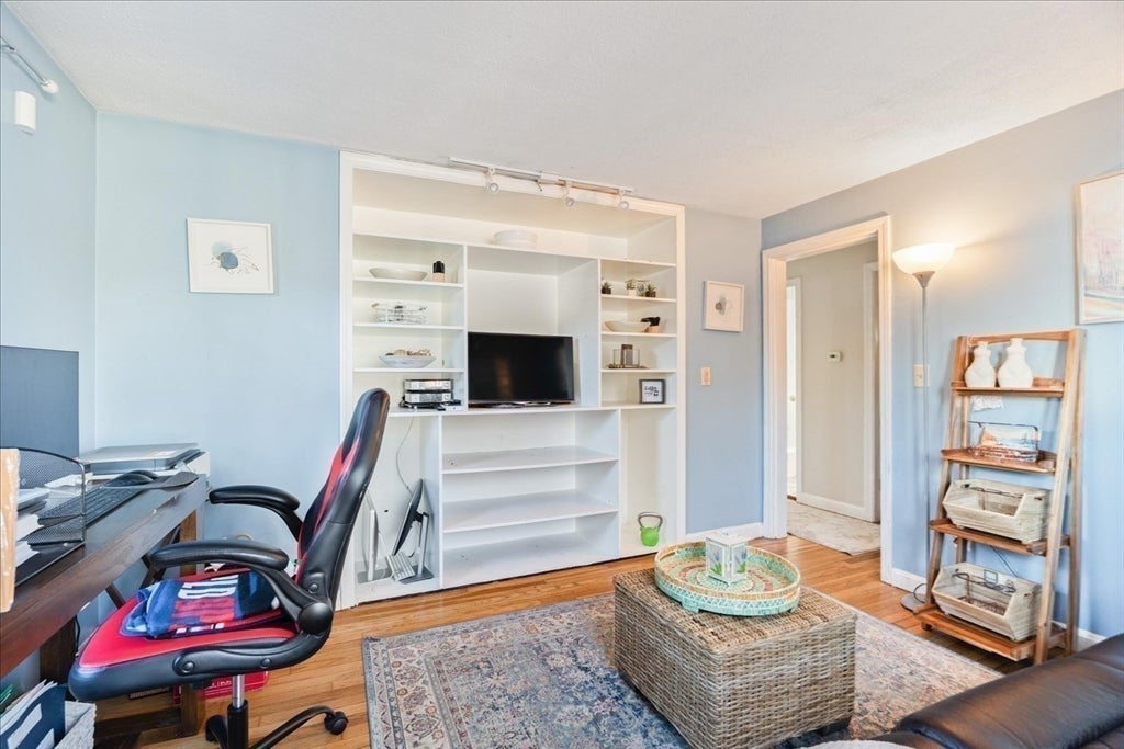 20 Washburn St, Attleboro, MA Photo #9