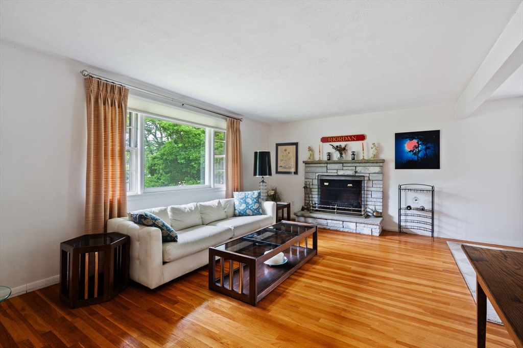 27 Trout Brook Ave