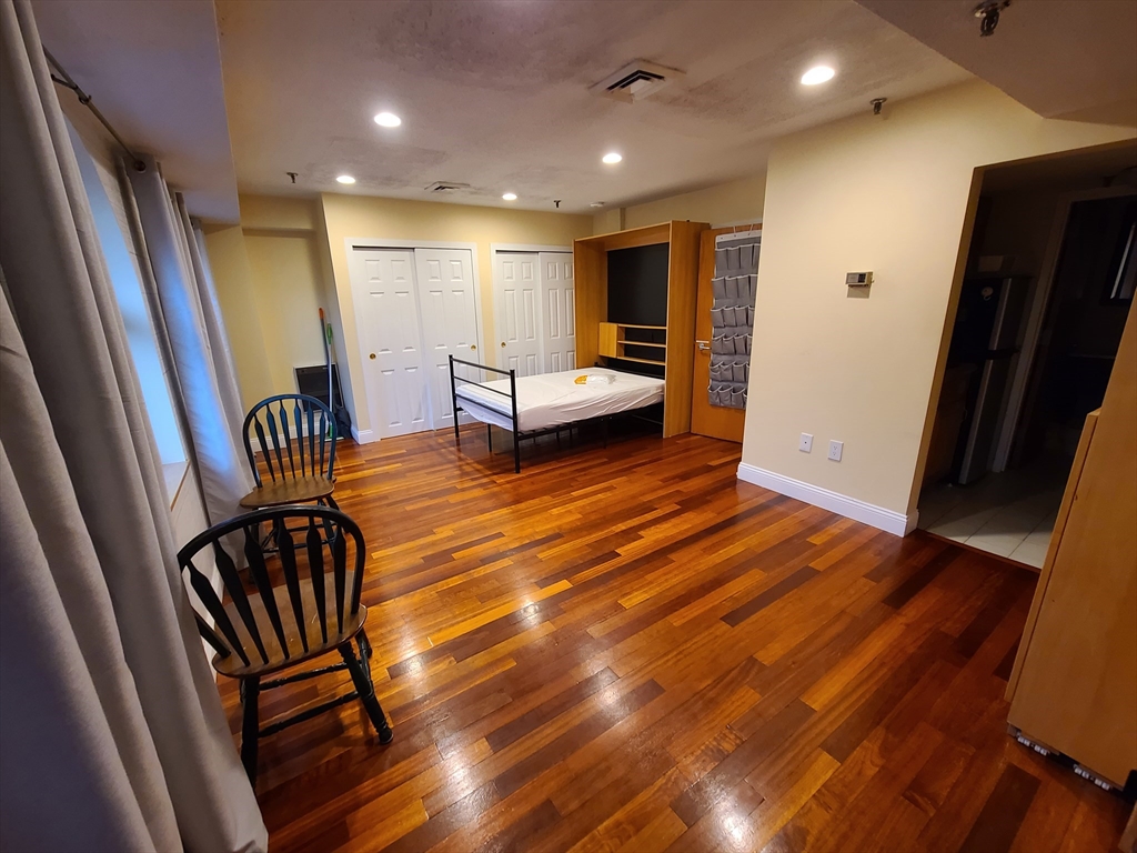 147 Kelton St 202
