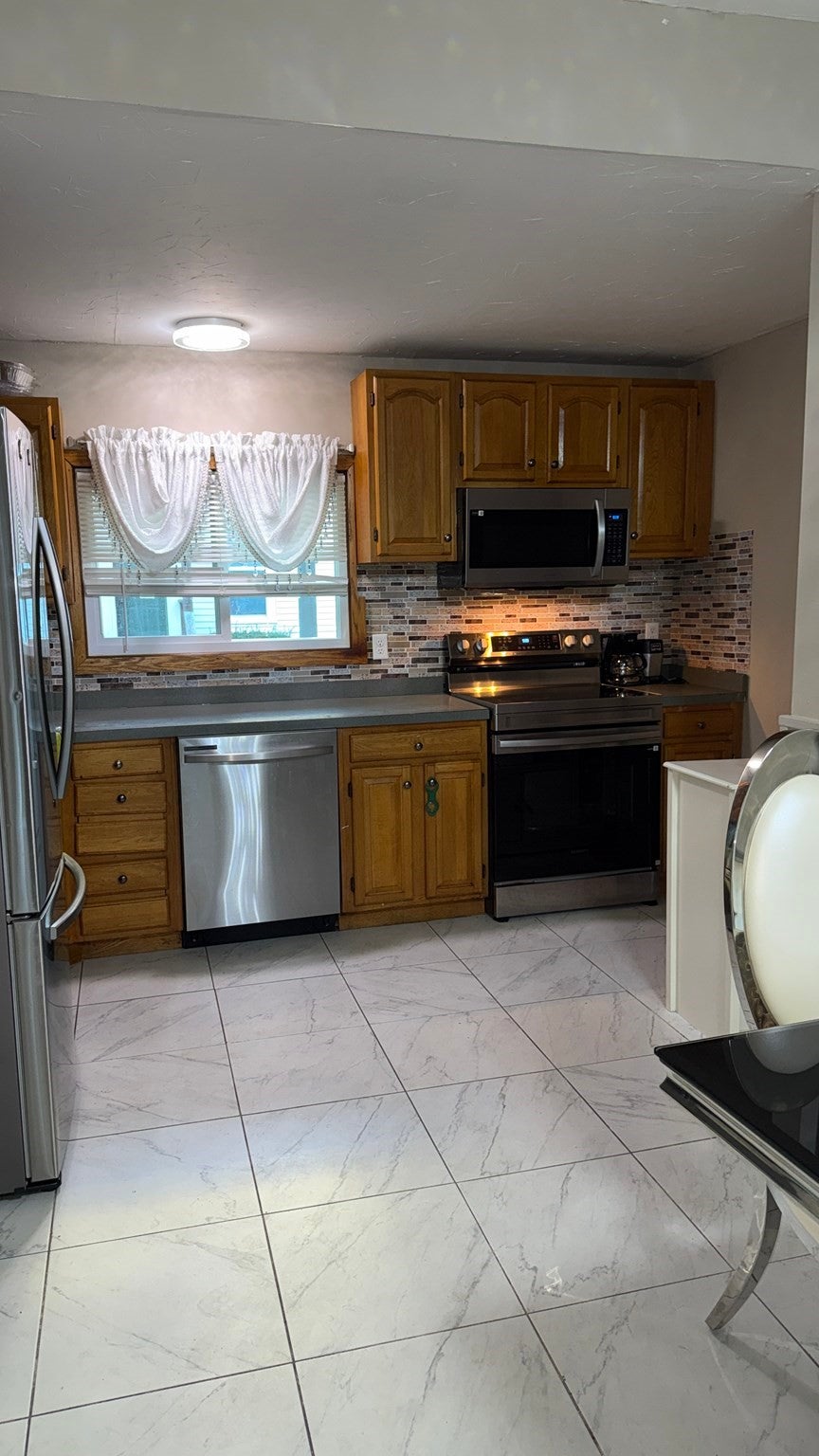 30 Riverview St #1, Brockton, MA Photo #5
