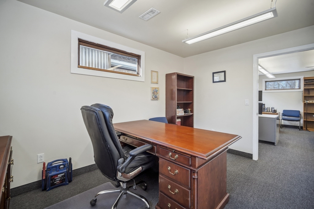 Palmer, Massachusetts 01080, United States, ,2 BathroomsBathrooms,Commercial,Active,85274