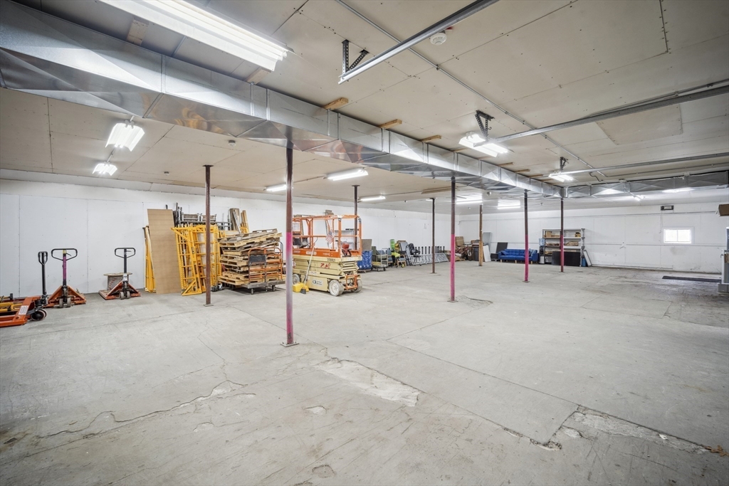 Palmer, Massachusetts 01080, United States, ,2 BathroomsBathrooms,Commercial,Active,85274