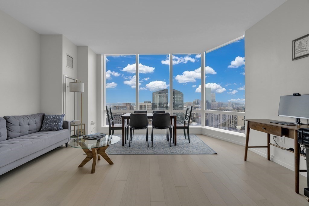 Boston, Massachusetts 02110, United States, 2 Bedrooms Bedrooms, ,2 BathroomsBathrooms,Residential,Active,104266