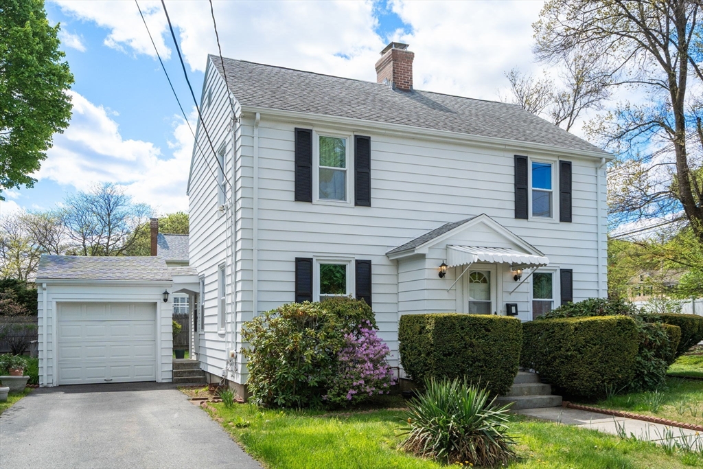 Photo of 5 Olde Field Rd, Newton, MA