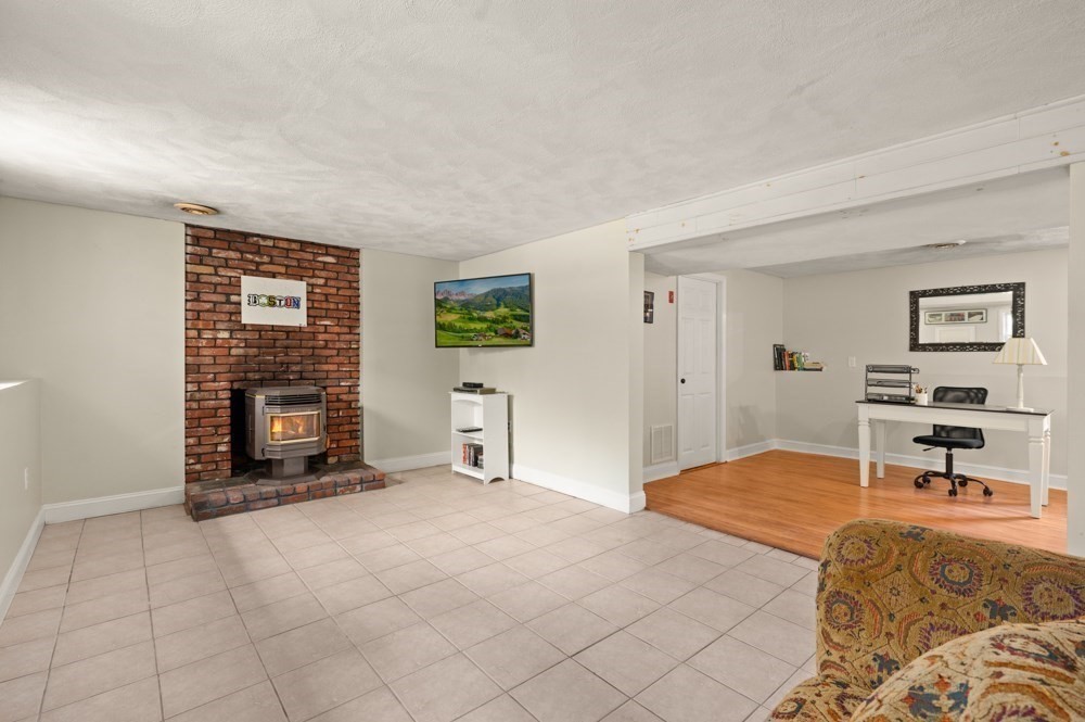 26 Hillview Rd, North Reading, MA Photo #26