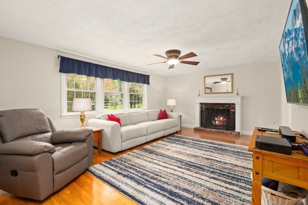 26 Hillview Rd, North Reading, MA Photo #16