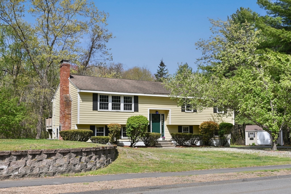 26 Hillview Rd, North Reading, MA Photo #1