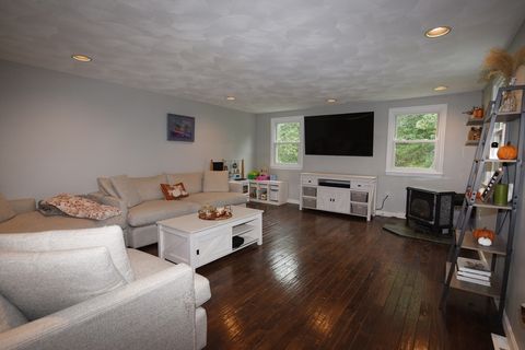 865 Plymouth St 865 Bridgewater MA 02324