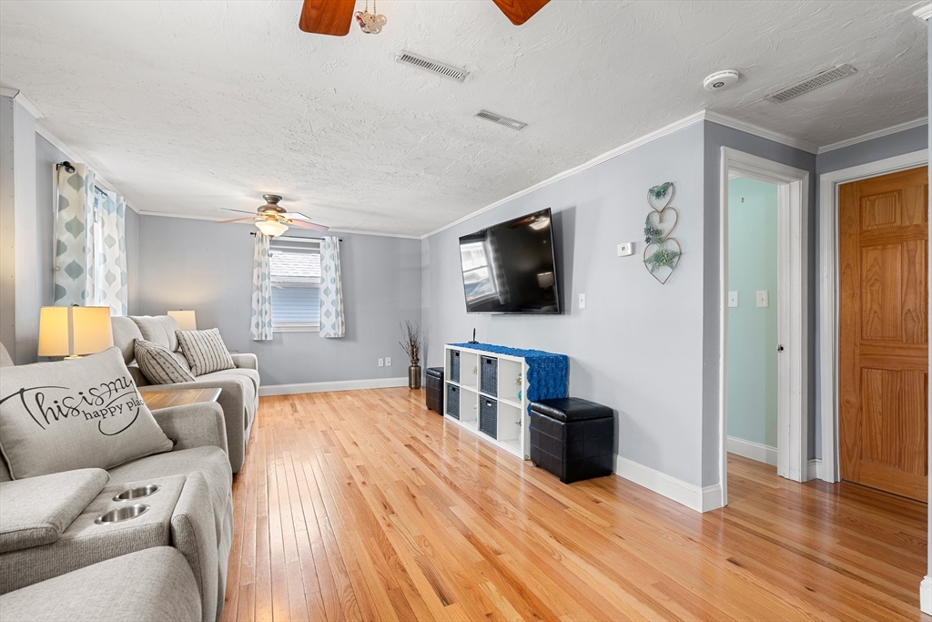 9 Amherst Rd