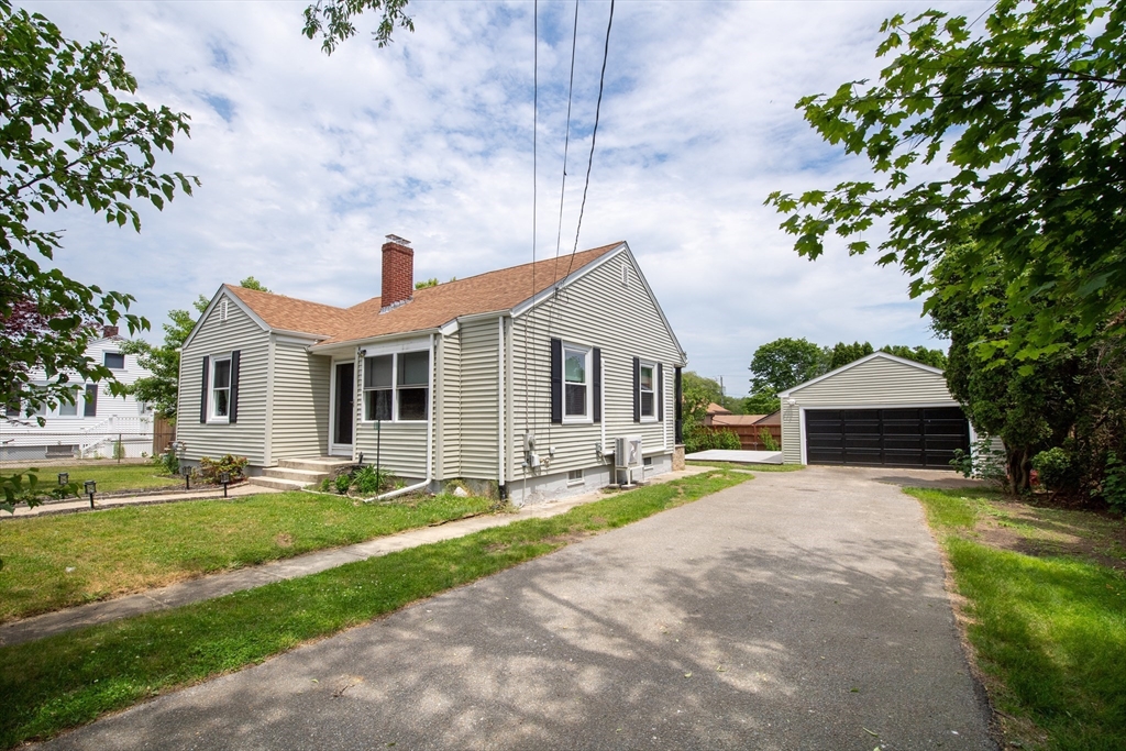 27 Suffolk Ave