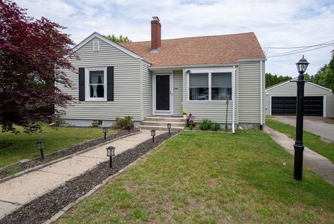 Photo of 27 Suffolk Ave, Dartmouth, MA 02747 (MLS # 73531684)