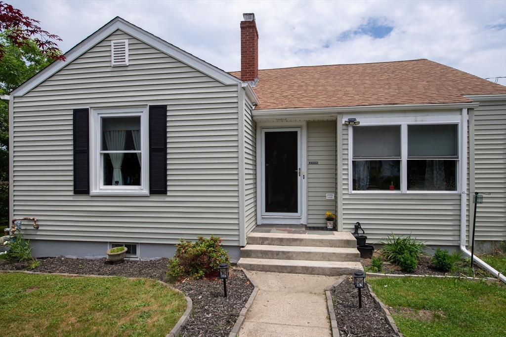 27 Suffolk Ave