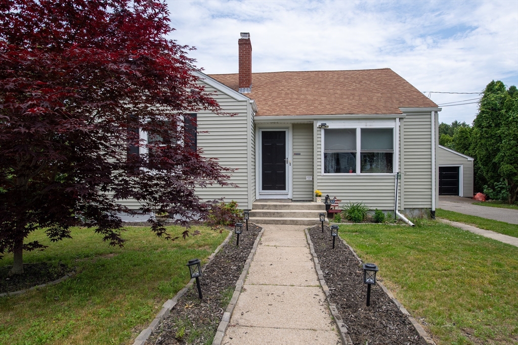 27 Suffolk Ave