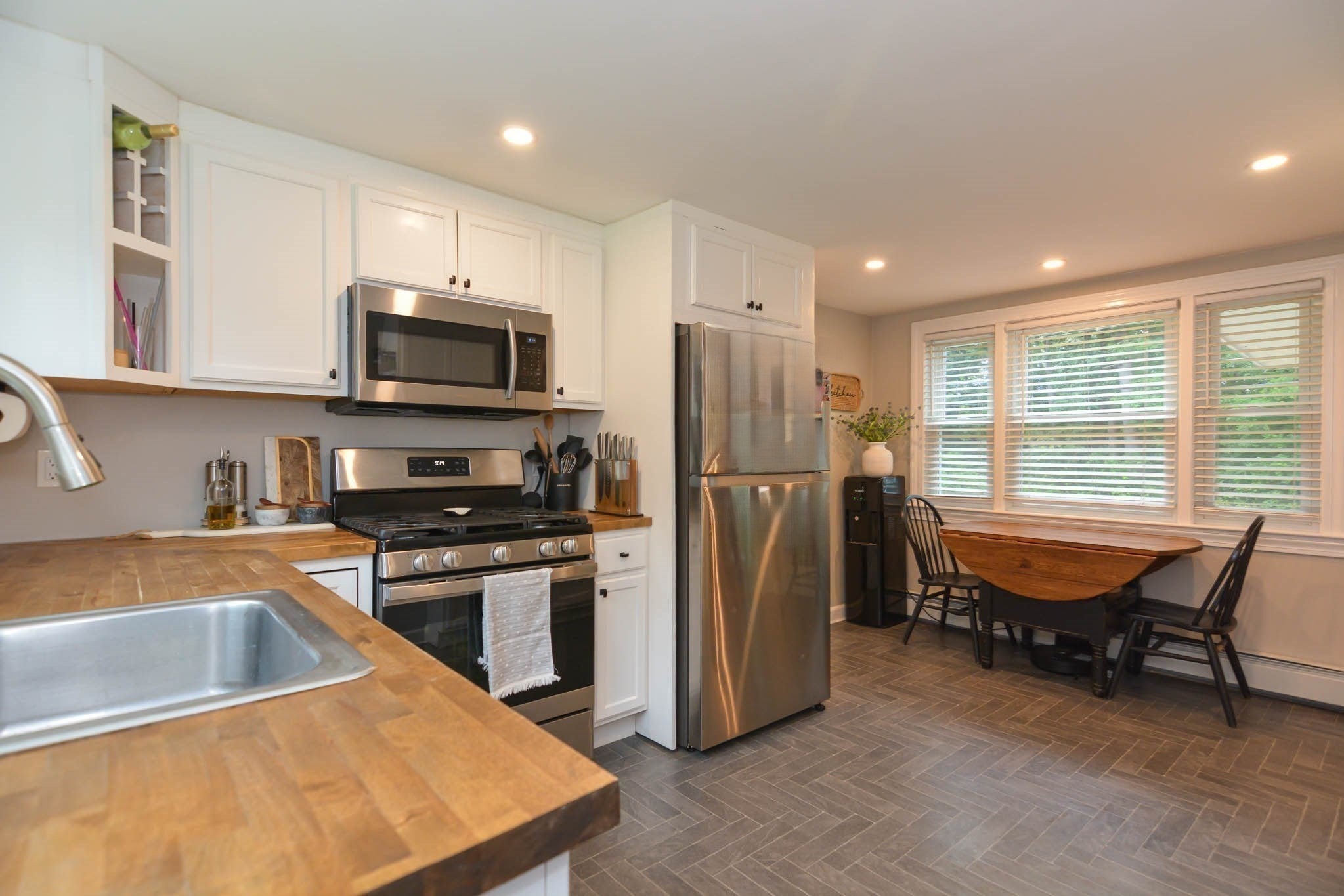 399 Shawsheen Ave, Wilmington, MA Photo #2
