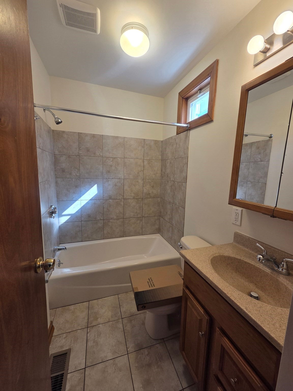 83 Mall St #1, Lynn, MA, 83 Mall St #1, Lynn, MA Photo #3