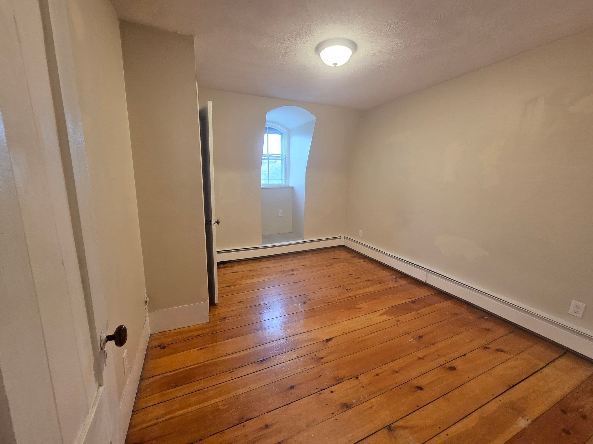83 Mall St #1, Lynn, MA, 83 Mall St #1, Lynn, MA Photo #4