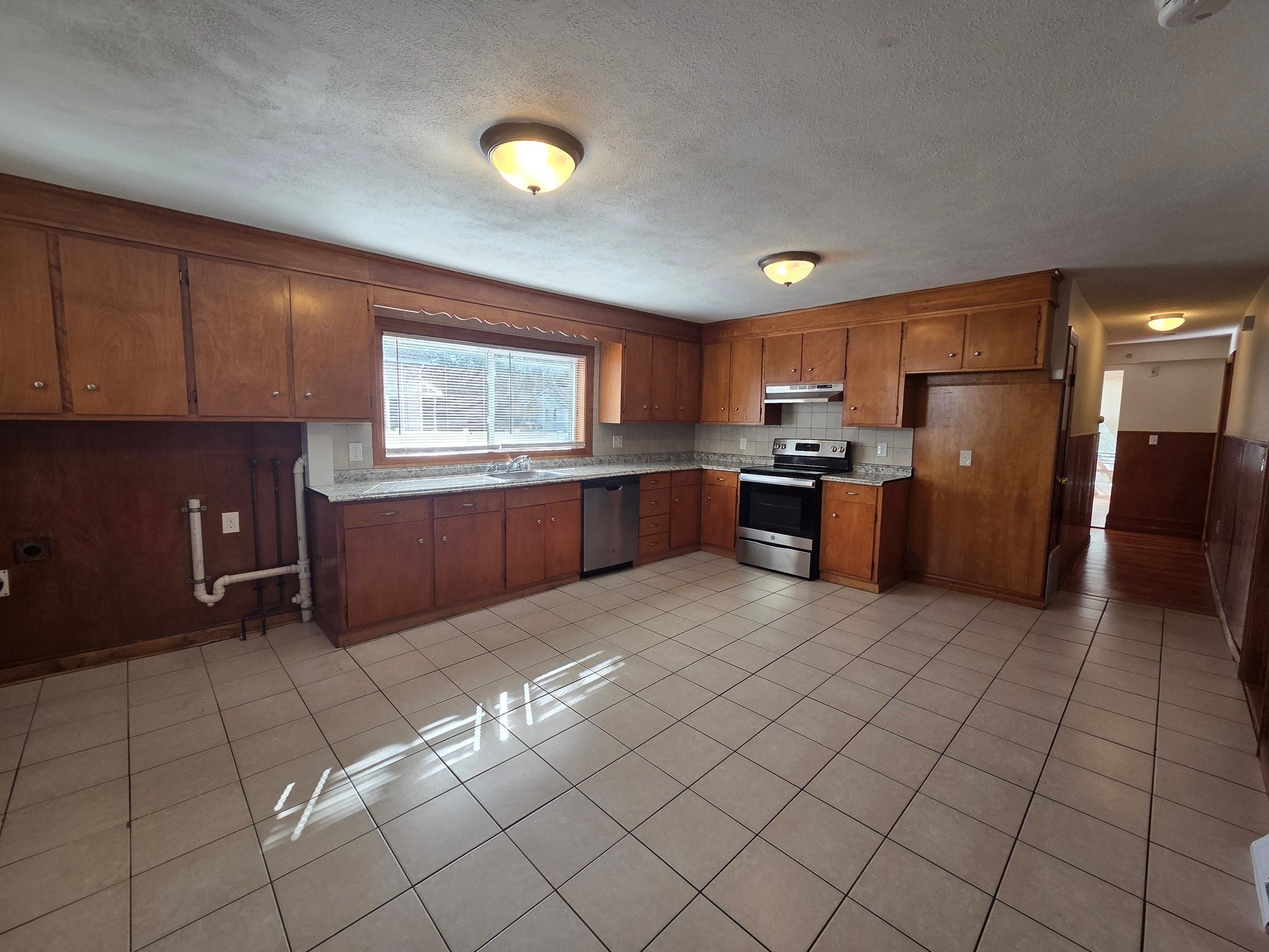 83 Mall St #1, Lynn, MA, 83 Mall St #1, Lynn, MA Photo #2