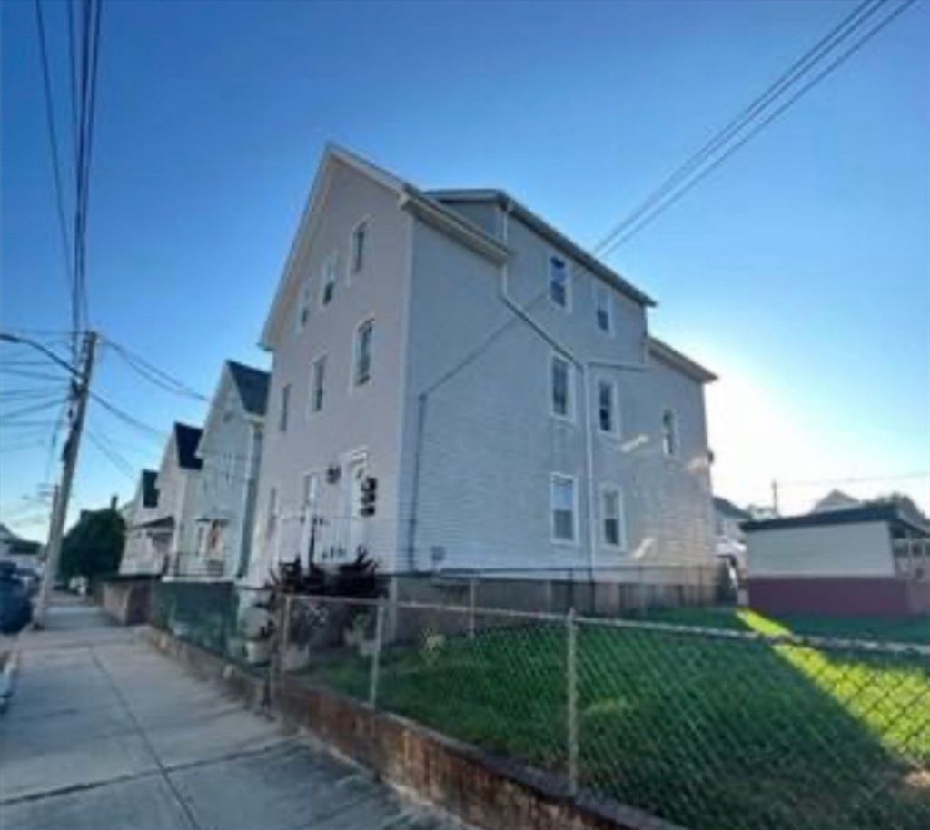 Photo of 27 Bourne Street #3, New Bedford, MA 02740 (MLS # 73477936)