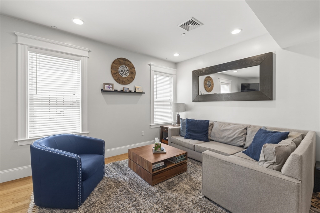 101 Old Harbor St 3