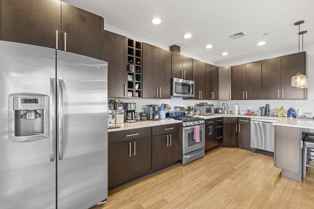 101 Old Harbor St 3