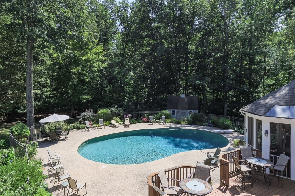 71 Wintergreen Ln