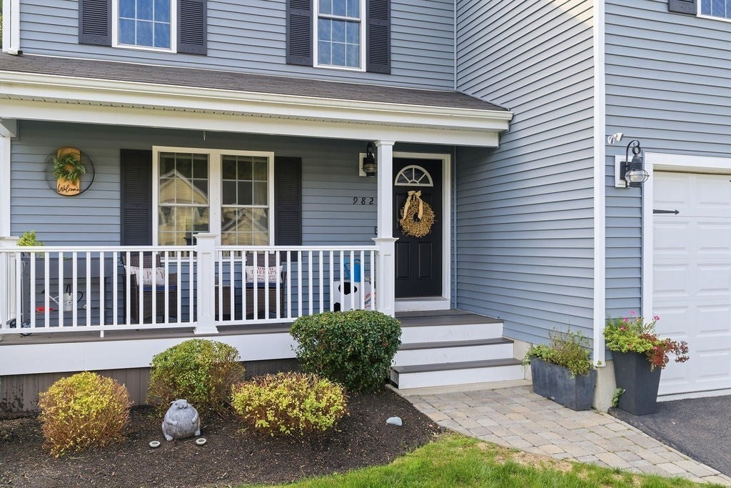 982 Dighton Woods Cir