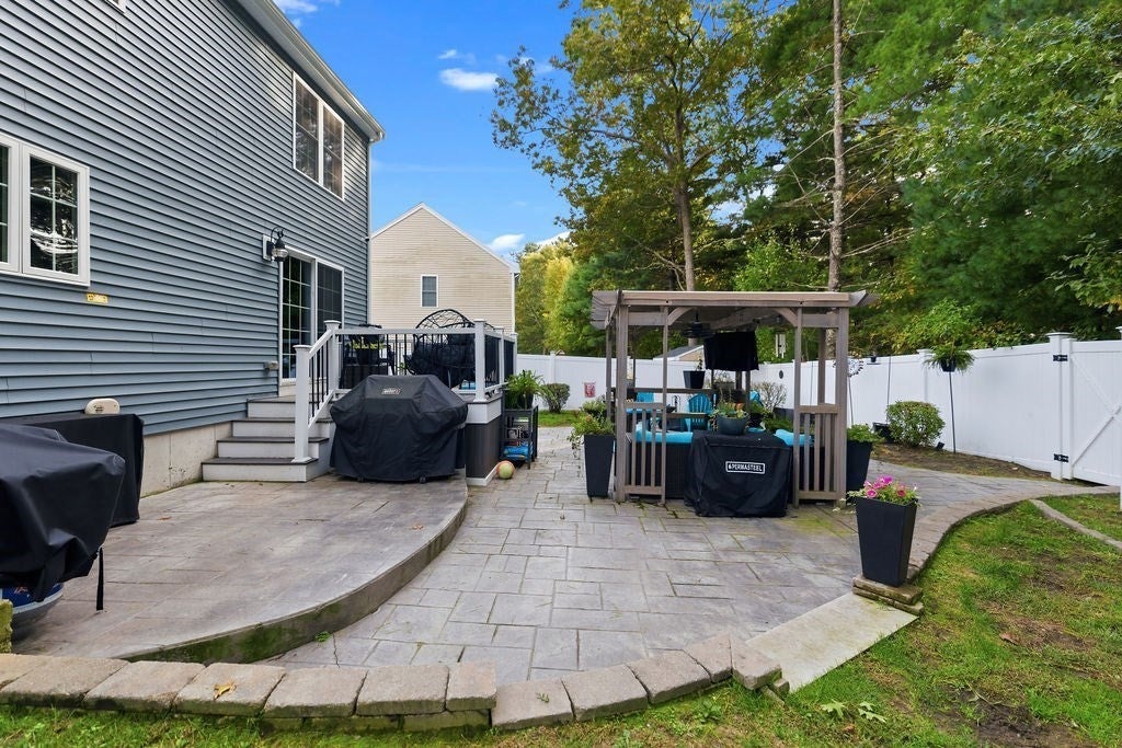 982 Dighton Woods Cir