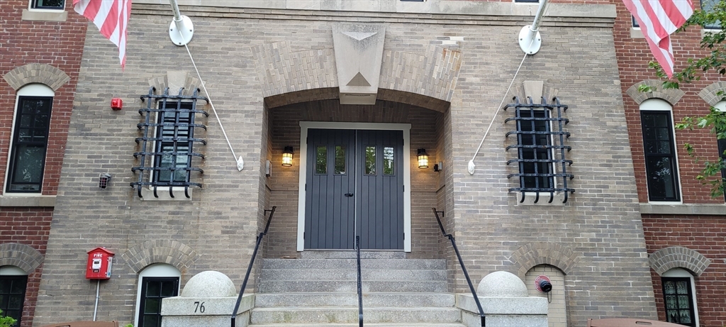 76 Court St 4