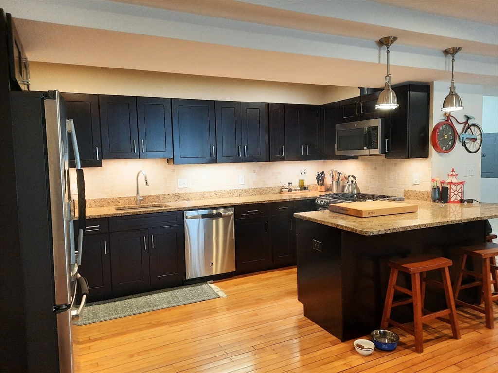 76 Court St 4