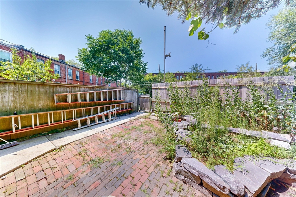 160 Franklin St, Boston, MA Photo #4