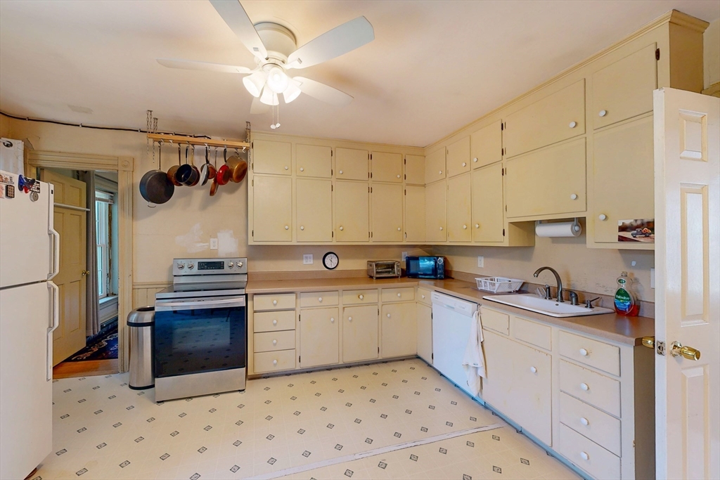 160 Franklin St, Boston, MA Photo #28
