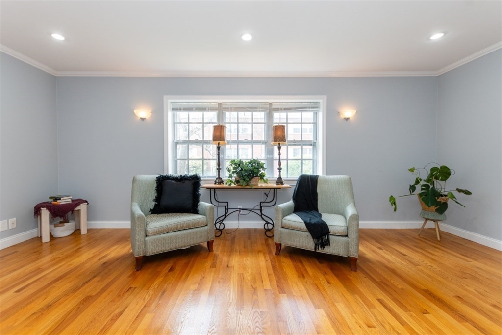 121 Lake Shore Rd 2