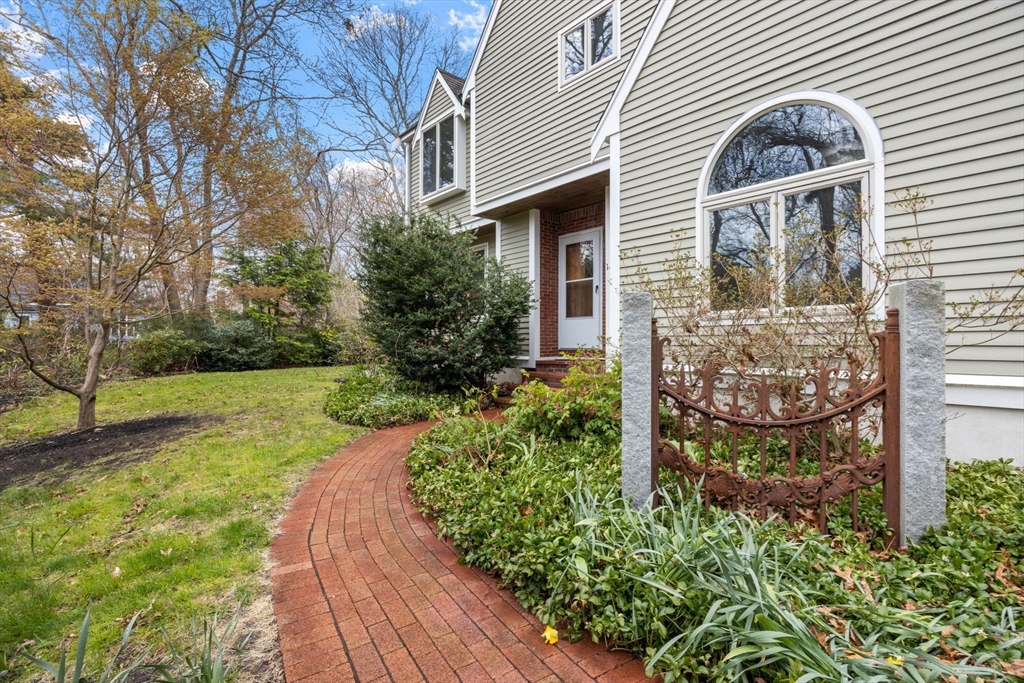 16 Ellisville Rd