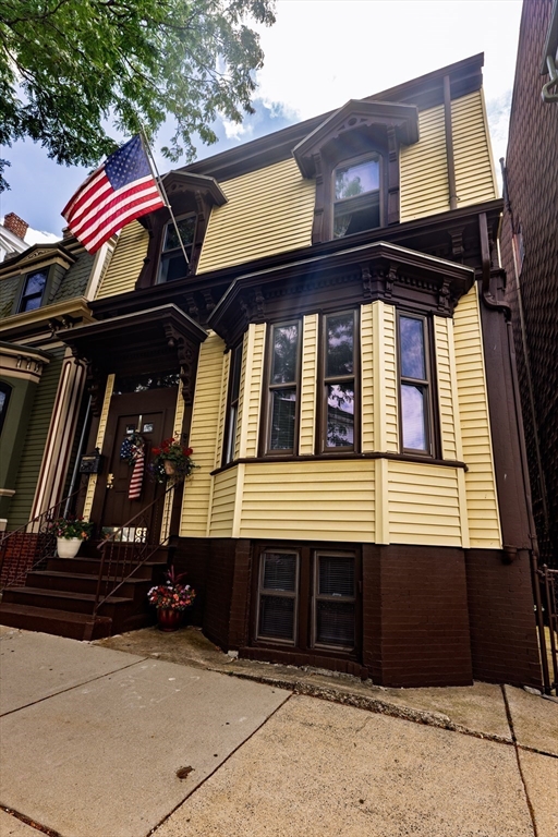53 Monmouth Street