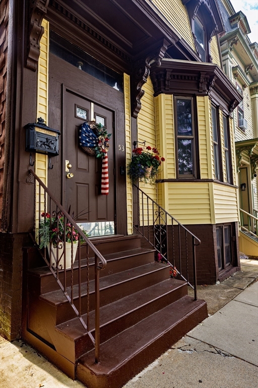 53 Monmouth Street