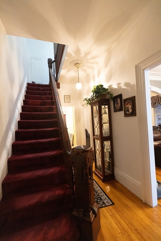 53 Monmouth Street